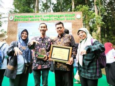 KKN-59 UIN Gus Dur Desa Mulyorejo Raih Penghargaan Kalpataru dari Pihak Dinas Lingkungan Hidup Provinsi Jateng