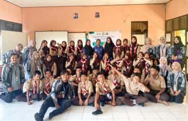 Mahasiswa KKN UIN K.H. Abdurrahman Wahid Pekalongan Adakan Workshop Pembuatan Eco Enzyme di SMP Negeri 15 Pekalongan.   