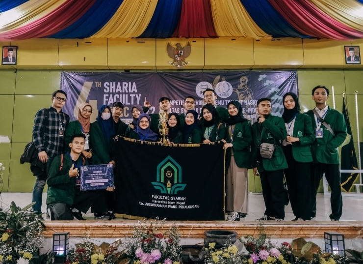 Tim Mahasiswa Fakultas Syariah Torehkan Prestasi pada Lomba Peradilan Semu SFNMCC IV Lampung