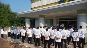 ‎ Apel Pagi Senin; Pentingnya Saling Melengkapi dan Bersyukur dalam Kehidupan dan Pekerjaan