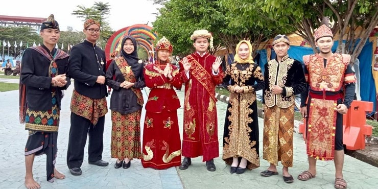 Kontingen IAIN Pekalongan Promosikan Batik Jlamprang di PWN Palembang