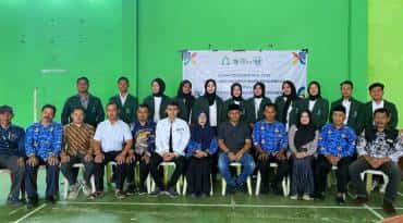 Penarikan KKN: Mahasiswa KKN Tematik Kelompok 33 Bagikan Bantuan Bagi Korban Bencana Banjir Bandang di Desa Surjo