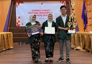 Tim Debat Fakultas Syariah UIN Gus Dur Sabet Juara II Tingkat Nasional