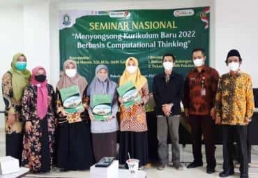 Menyongsong Kurikulum Baru 2022, FTIK Gelar Seminar Nasional Computational Thinking