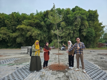 Dukung Program Ekoteologi Kementerian Agama, CPNS UIN Gus Dur Wujudkan Penghijauan Kampus lewat Penanaman Pohon