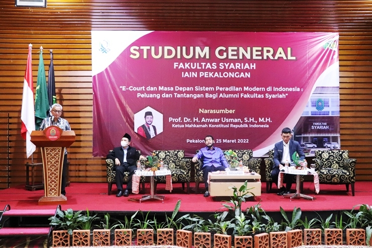 Fakultas Syariah Gelar Studium General Terkait Masa Depan Sistem Peradilan Modern