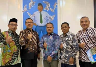 Gus Dur, Menjulang di Langit Akademik