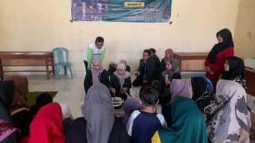 Mahasiswa KKN Angkatan 59 Kelompok 39 Lakukan Inovasi Minyak Jelantah menjadi Lilin Aromaterapi di Desa Payung Kecamatan Bodeh Kabupaten Pemalang